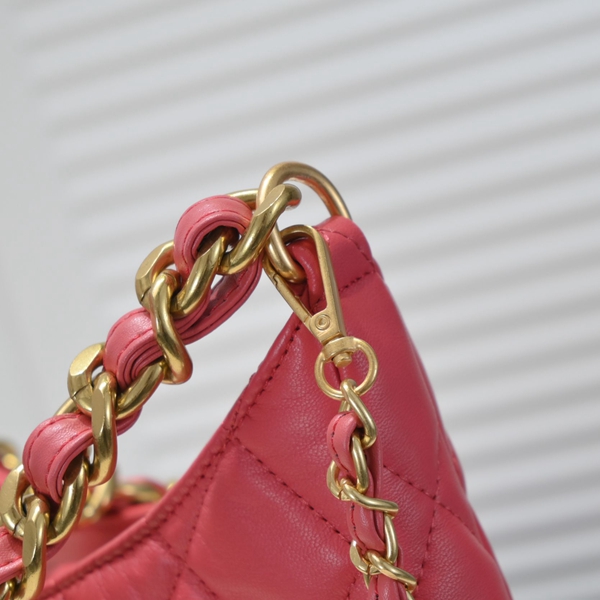 シャネルバッグ角部分ディテール